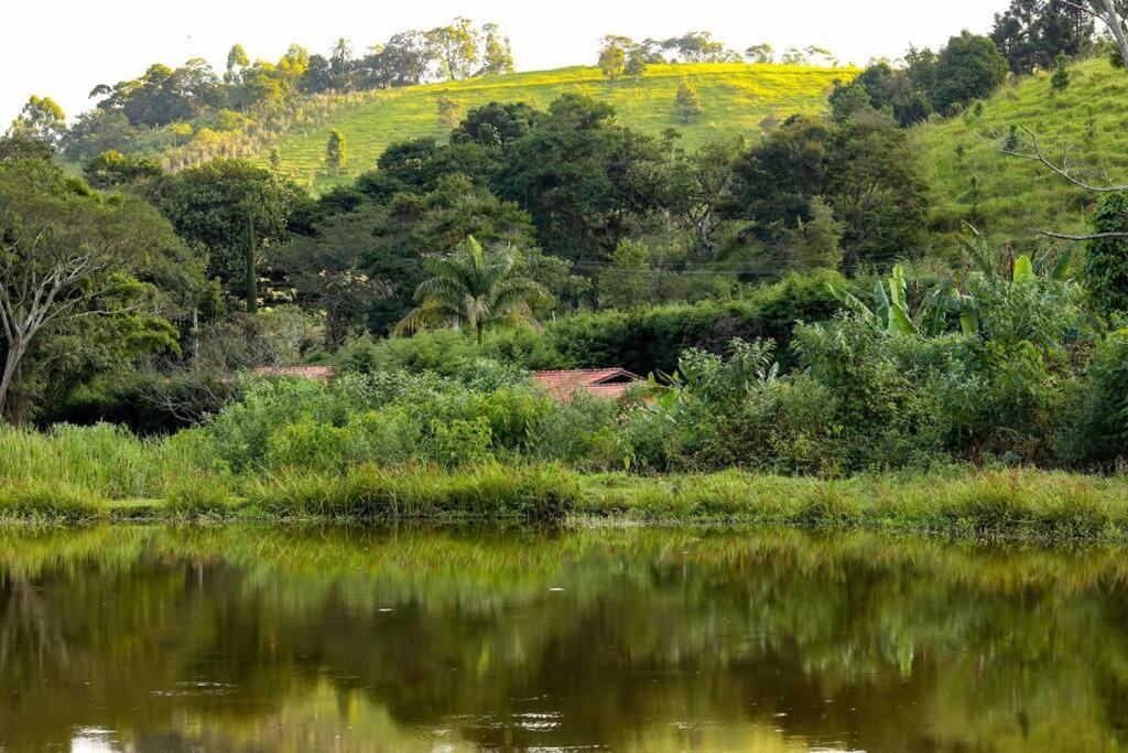 Recanto Dos Beija Flores, Chale Lantana C Monte Alegre do Sul Zewnętrze zdjęcie